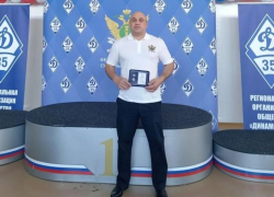 Судебный пристав из Волжского получил высокую награду за вклад в развитие служебного спорта