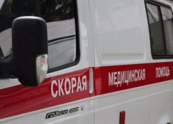 Водитель чудом не угробил свою пассажирку в столкновении двух "Рено" в Волжском