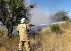 В Среднеахтубинском районе огонь уничтожил частную собственность