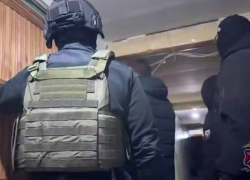 С полицией и СОБРом в Волжском прошла облава на нелегалов и преступников