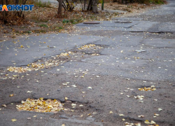 В Волжском взялись за ремонт дорог сверх плана 