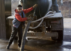 В Краснослободске ассенизаторы сливали зловонную жижу куда попало