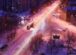 Пострадала женщина: в Волжском две иномарки не поделили дорогу