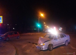 Водитель иномарки попал в больницу после ДТП в Волжском 