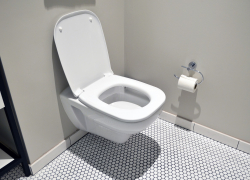 Годовалая девочка выпила жидкость для очистки унитазов и попала в реанимацию в Волгоградской области