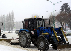 В Волжском стартовала обработка дорог против гололеда