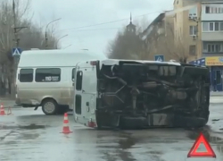 Маршрутка протаранила УАЗик в Волжском