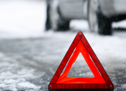 17-летняя пассажирка и 33-летний пешеход пострадали в ДТП Волжского