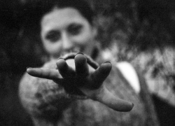 Под Волгоградом 15-летняя школьница избавила семью от "проклятия" ценой драгоценностей