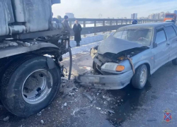 В Среднеахтубинском районе водитель «пятнашки» не справился с управлением, устроив тройное ДТП с автобусом