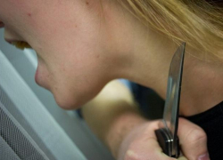 В Волгограде постоялец хостела ограбил администратора, угрожая ножом