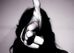 Школьницы расстреляли случайную сверстницу у волгоградского торгового центра