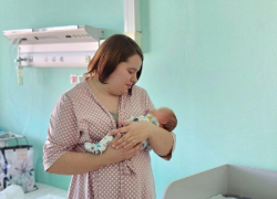 Волгоградские врачи спасли недоношенную девочку, родившуюся на 26-ой неделе