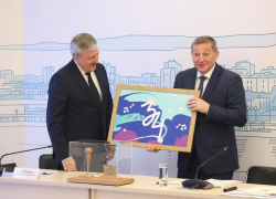 Флаг с орбиты и планы на будущее: Волгоград готовится к юбилейному фестивалю #ТриЧетыре