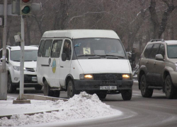 Водитель маршрутки «уронил» волжанку: женщина упала в салоне 
