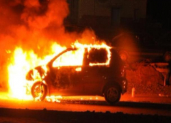 Ночью в Волжском по неизвестной причине загорелся Daewoo Matiz 