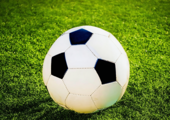 Ветераны выходят на поле: в Волжском начался финальный турнир по футболу 35+