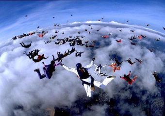 Парашютист из Волжского помог установить новый мировой рекорд в небе