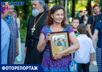В Волжском с размахом отметили праздник Святой Троицы: большой фоторепортаж с гуляний