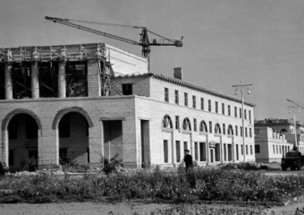 Первые многоквартирные дома украшают Волжский