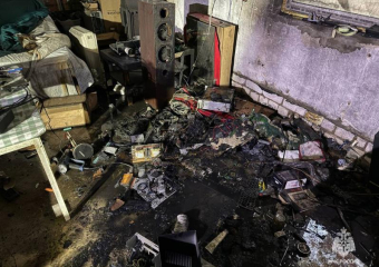 Под Волжским из-за зарядки сгорела дача