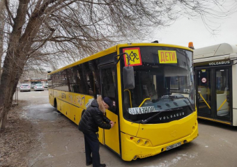 «С заботой о маленьких пассажирах»: в Волжском обсудили безопасность школьных автобусов