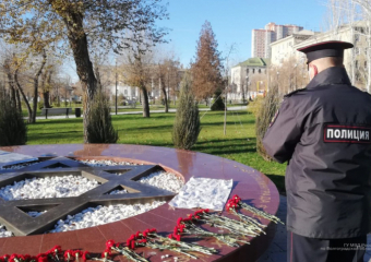 В центре Волгограда неизвестные испортили памятник