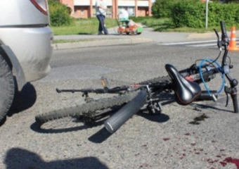 Восьмилетний велосипедист попал под колеса автомобиля