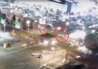 Два волжанина попали под колеса неопытных автомобилистов