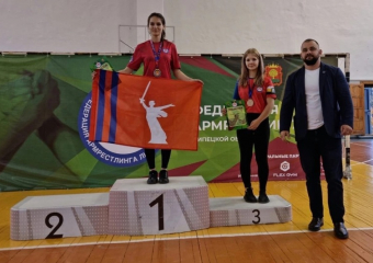 Волжанка завоевала золото в чемпионате по армрестлингу 