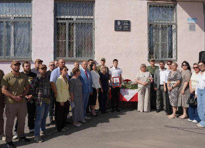 В Волжском увековечили память Героя России Михаила Подшибякина