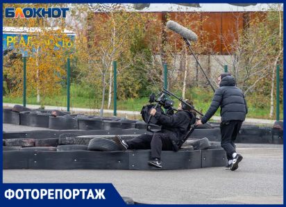 В Волжском прошел первый съемочный день фильма «Блогерши» с дочерью Кончаловского и чемпионами «Формулы»