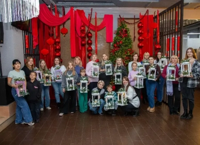 Больше, чем подарки! Волжский абразивный создаёт новогоднюю сказку для своих сотрудников и их семей