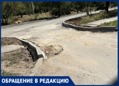 «Бордюр положили, а пандуса нет»: в Волжском мамы с колясками штурмуют тротуары после ремонта на Пушкина