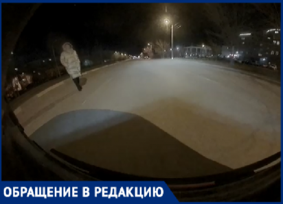 «Налицо умысел»: в Волжском засняли опасное поведение пешехода на дороге