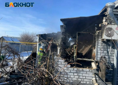 «Выскочили в чём были…»: семья из Волжского лишилась всего в огне