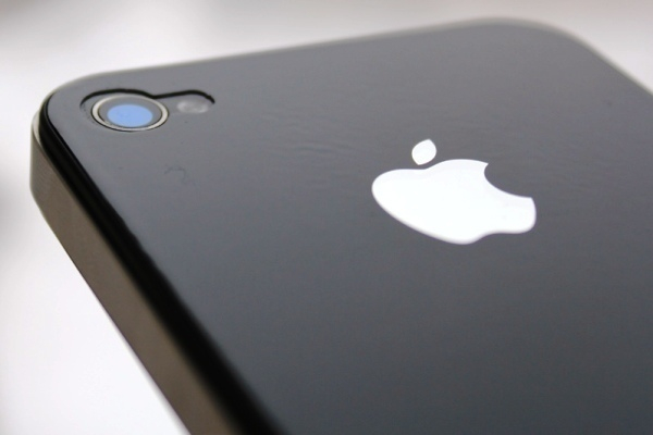 Волгоградка будет судиться с корпорацией Apple из-за проржавевшего айфона