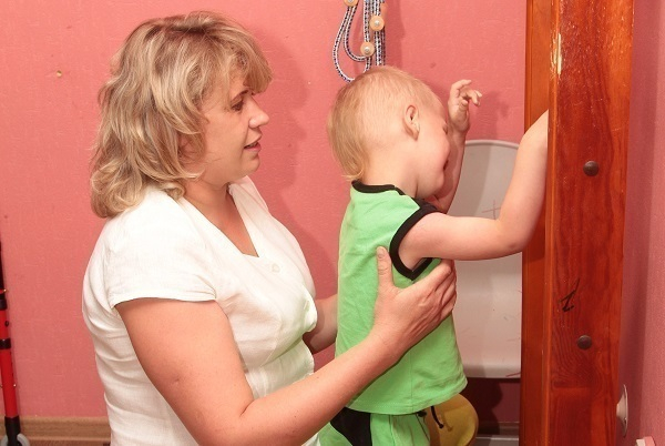 В Волгоградской области семьи с детьми-инвалидами поддерживают рублем
