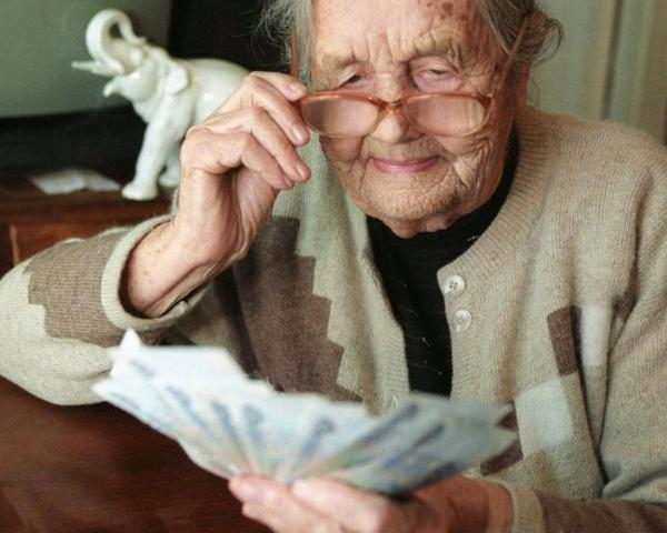 Волжским пенсионерам повысили прожиточный минимум
