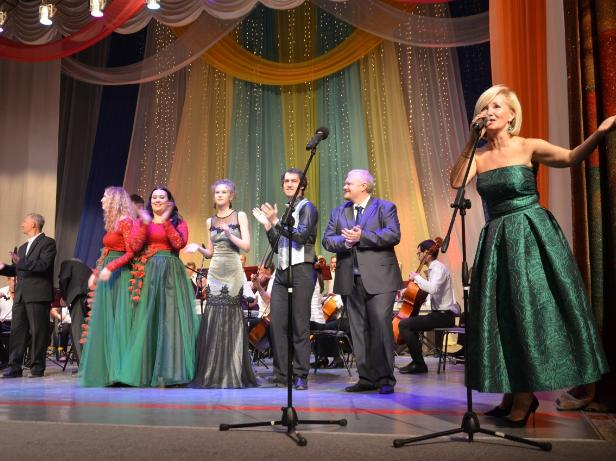 ЦКиИ «Октябрь» закрывает XVI филармонический сезон большим концертом