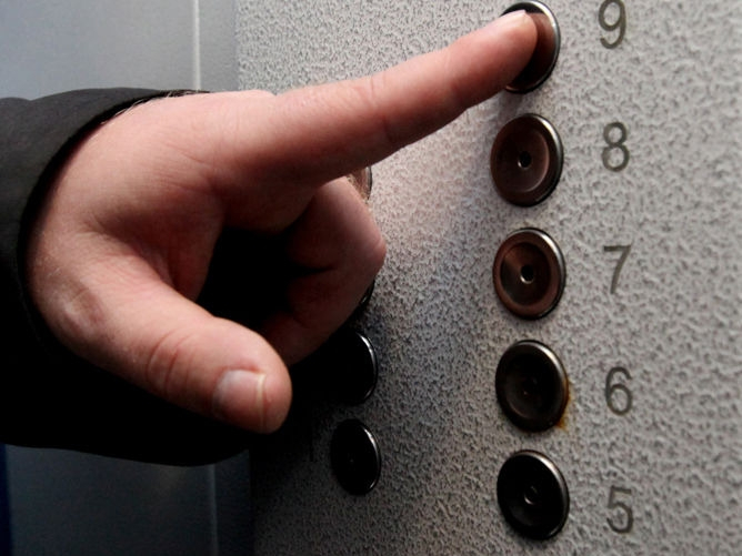 В Волгоградской области в 779 домах заменят лифты