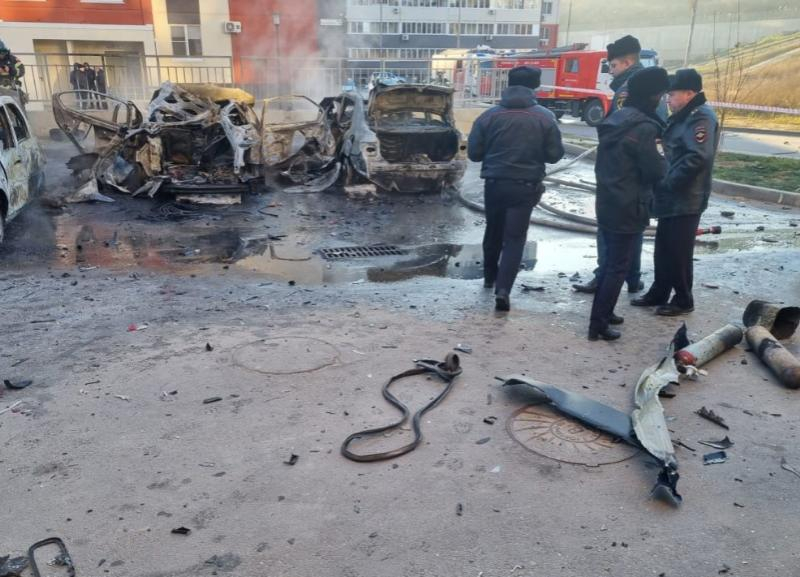 В Волгограде 3-летнего ребенка нашли в сгоревшем автомобиле: видео
