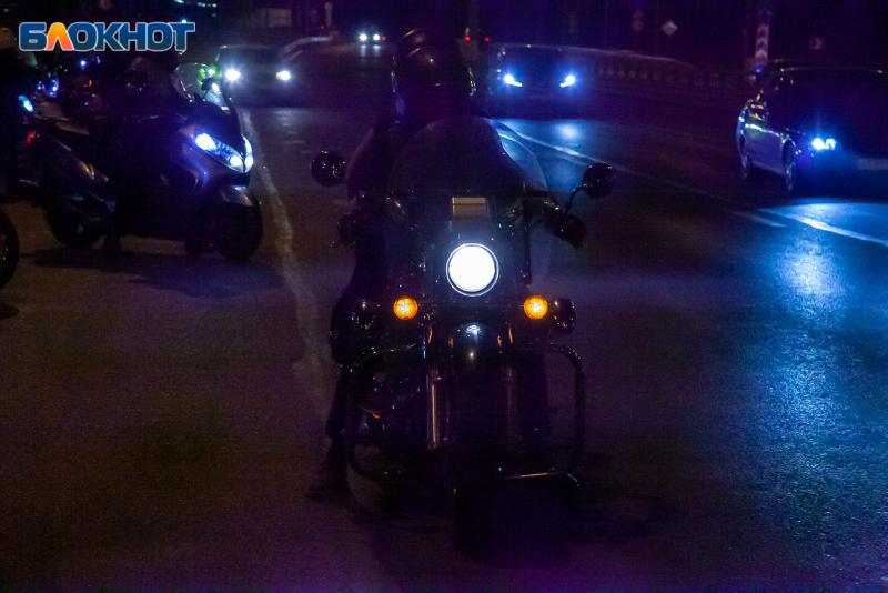 14-летнего байкера сбил водитель ВАЗа на перекрестке в Волжском