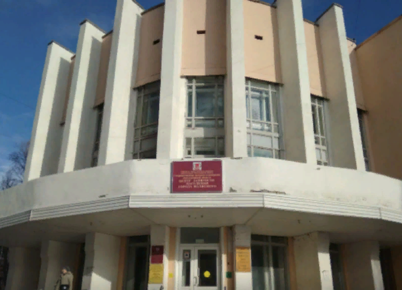 Больше миллиона рублей пойдет на замену напольного покрытия в центре занятости Волжского