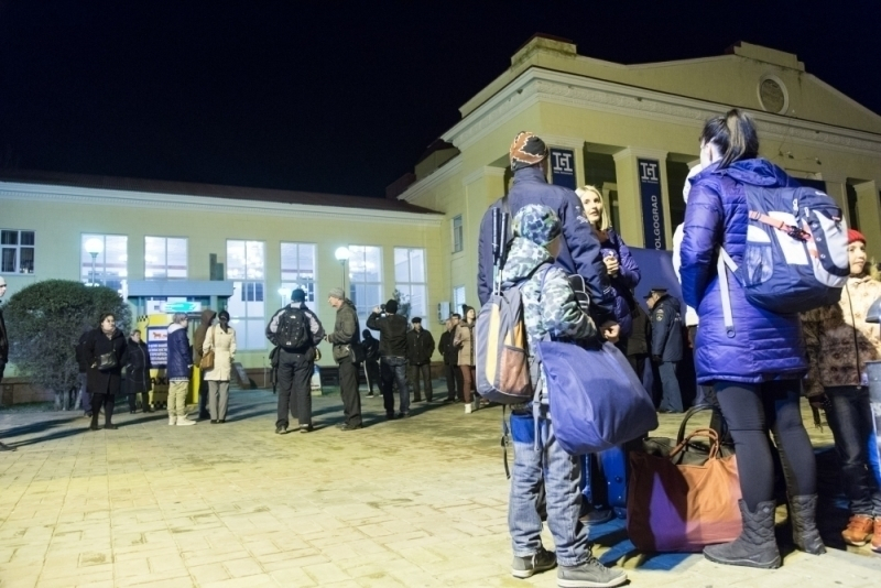 186 туристов из Египта доставили специальным рейсом в Волгоград