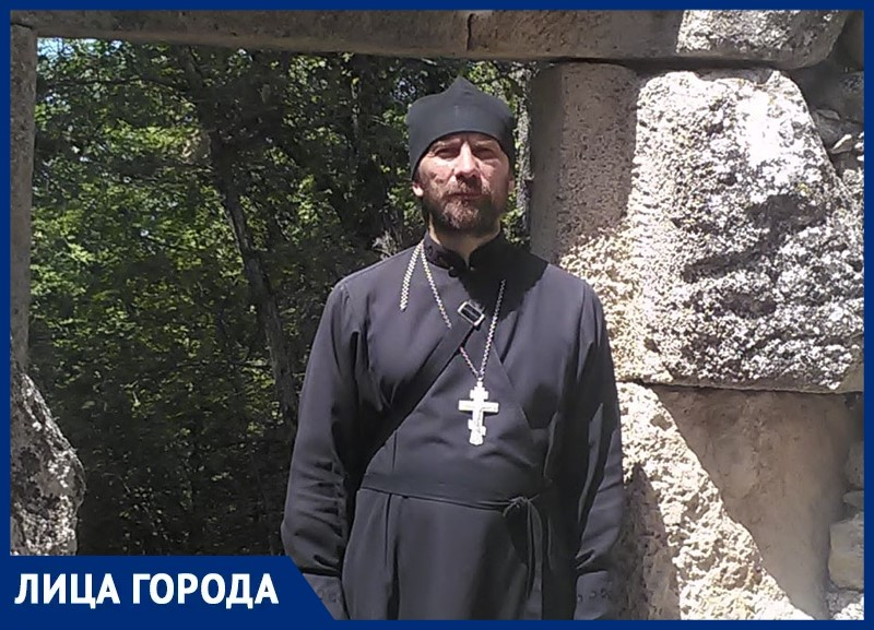«Не нужно идеализировать священников, мы все люди», - Алексей Голик о личном и поездках в Мариуполь