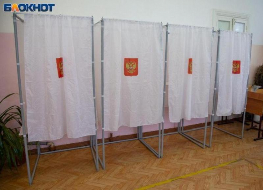 Избирательные участки начали работать в Волжском: идет голосование