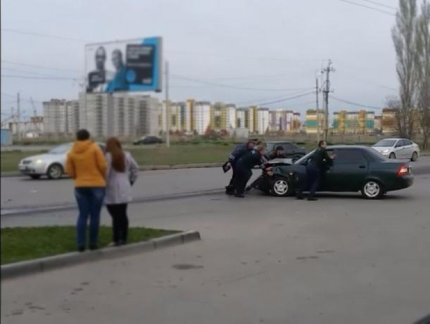 Пятимесячный ребенок получил травму головы в столкновении двух легковушек в Волжском 