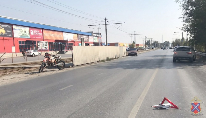 Тройное ДТП с мотоциклистом произошло в Волжском: есть пострадавшие