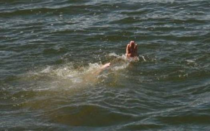 В Волжском 6-летняя девочка утонула на пляже в СНТ «Дружба"